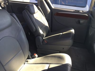 2006 Chrysler Town & Country LWB Limited
