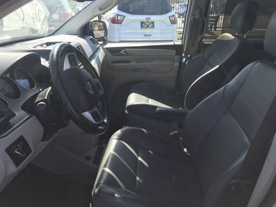 2011 Volkswagen ROUTAN SE
