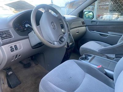 2006 Toyota SIENNA LE