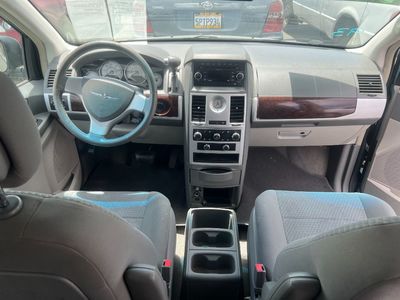 2010 Chrysler TOWN & COUNTRY