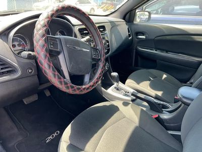 2012 Chrysler 200 LX