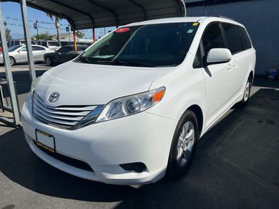 2017 Toyota SIENNA LE
