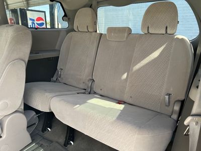 2017 Toyota SIENNA LE
