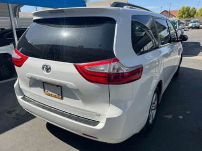 2017 Toyota SIENNA LE