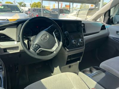 2017 Toyota SIENNA LE