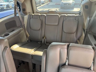 2012 Chrysler TOWN & COUNTRY TOURING